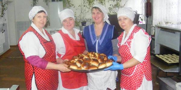 Ivankivska hromada started baking marvellous pastry for its schoolchildren 