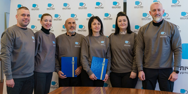 «Пліч-о-пліч: згуртовані громади» у квітні: ще більше партнерств, допомоги та єдності

