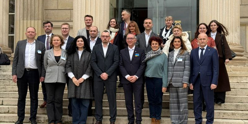 B7eef8aa552b9c61d574799df5dea81e