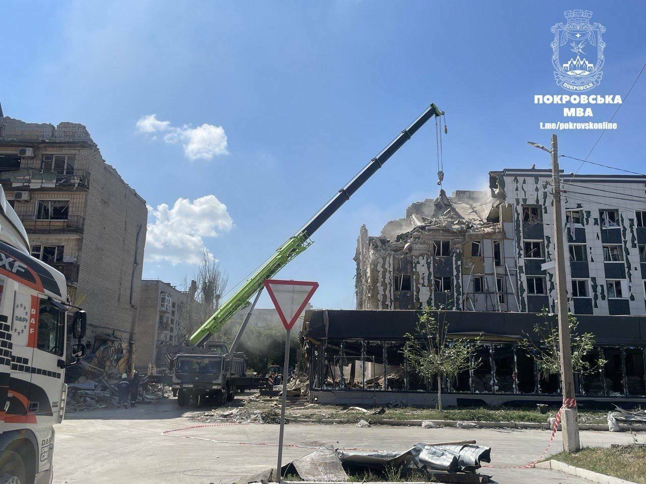 Розбір завалів у місті