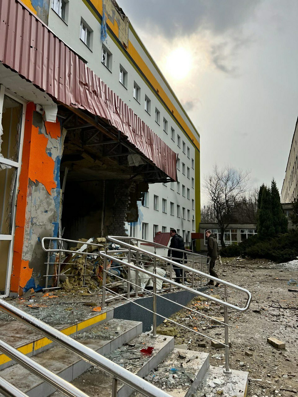 Обстріляне 22 березня 2022 року з російських танків стаціонарне відділення Тростянецької лікарні