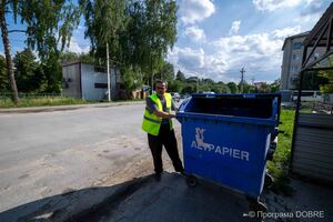 Автомобіль для вивезення ТПВ, закуплений Програмою USAID DOBRE 