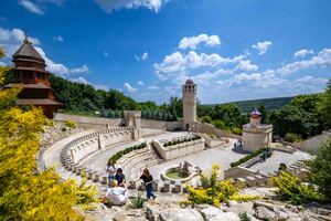 Марійський духовний центр Зарваниця, Золотниківська громада